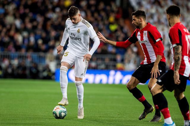 奥尼尔现场观看中国女篮比赛 与老友姚明重逢